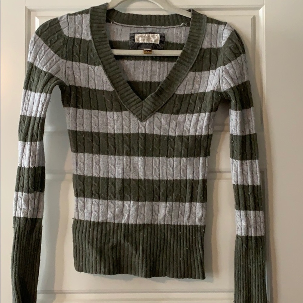 American Eagle green and grey v-neck sweater